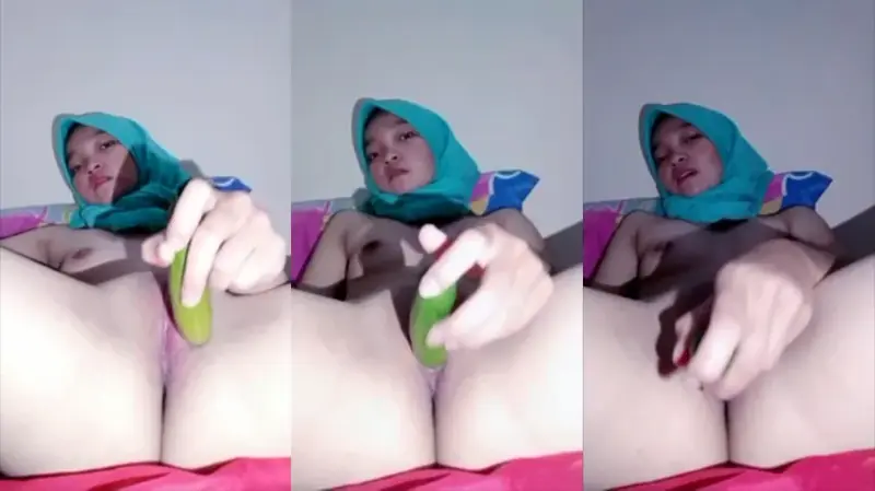 Ukhti Sange Colmek Pakai Timun Di Kamar Kos backdrop